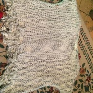 Gray and White Knit Sweater with Fringe